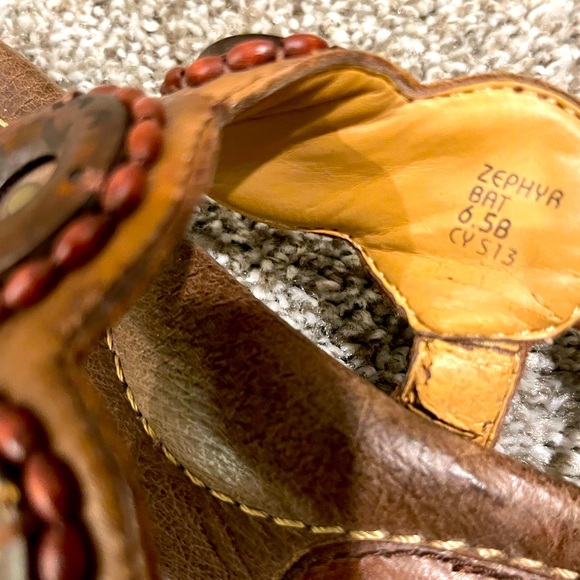 Earth Sandals - Picture 8 of 8